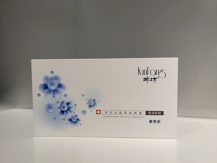 化妝品包裝盒在進行覆膜工藝的時候會發生色差嗎