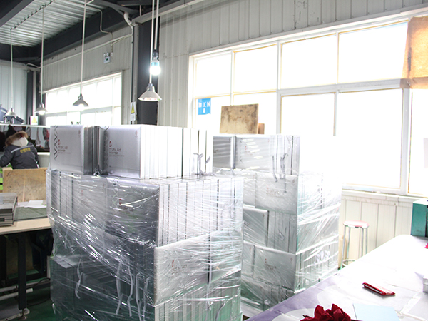 包裝盒廠里 包裝盒廠里