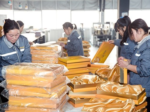 化妝品包裝盒廠家偷偷透露的內托搭配